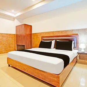 Super Collection O Tilak Nagar Near Pacific Mall Hotel